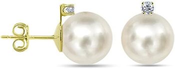 Amazon Collection 14k Yellow Gold 1/50cttw Diamond with 9-9.5mm Round White Freshwater Cultured Pearl Stud Earrings